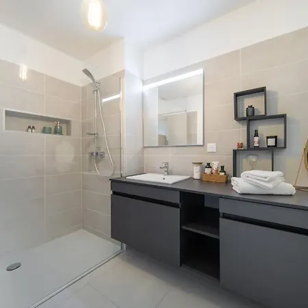 Apartment Le Square D'evan - De Standing - Grande Terrasse Exterieure - Climatisation *