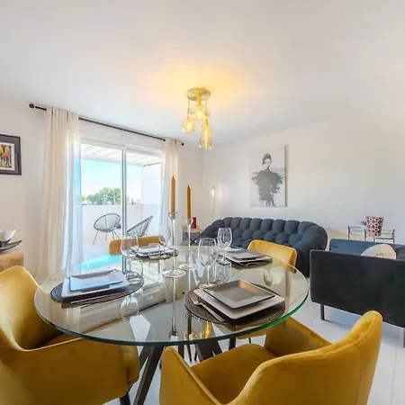 Apartment Le Square D'evan - De Standing - Grande Terrasse Exterieure - Climatisation